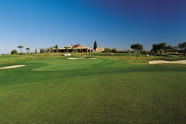 Golf in Vailamoura - long fairway